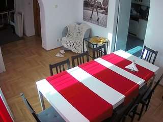 voyeurcam-julmodels-dining