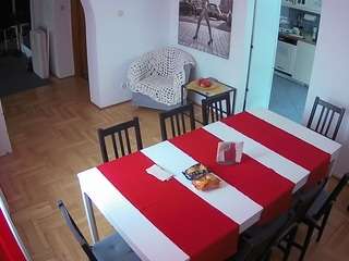 voyeurcam-julmodels-dining