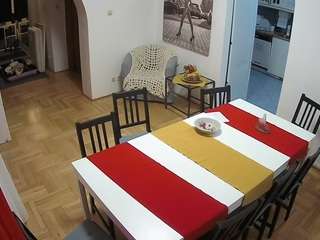 voyeurcam-julmodels-dining