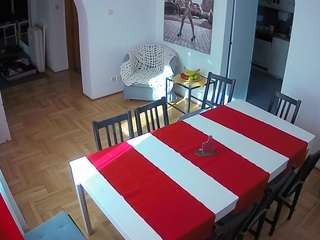 voyeurcam-julmodels-dining