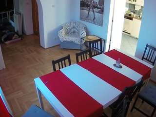 voyeurcam-julmodels-dining