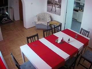 voyeurcam-julmodels-dining