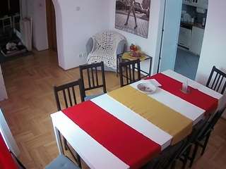 voyeurcam-julmodels-dining