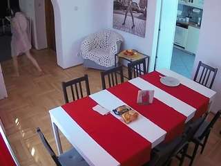 voyeurcam-julmodels-dining