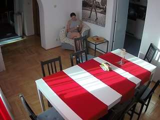 voyeurcam-julmodels-dining