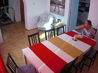 voyeurcam-julmodels-dining