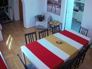 voyeurcam-julmodels-dining