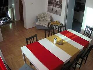 voyeurcam-julmodels-dining