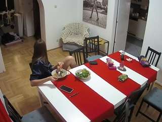 voyeurcam-julmodels-dining