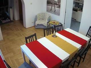 voyeurcam-julmodels-dining