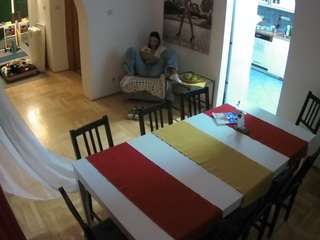 voyeurcam-julmodels-dining