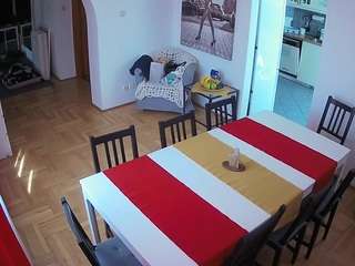 voyeurcam-julmodels-dining