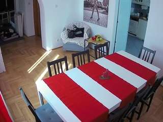 voyeurcam-julmodels-dining