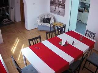 voyeurcam-julmodels-dining