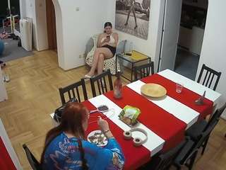 voyeurcam-julmodels-dining