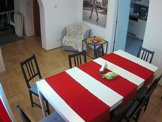 voyeurcam-julmodels-dining