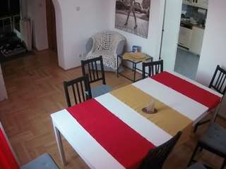 voyeurcam-julmodels-dining