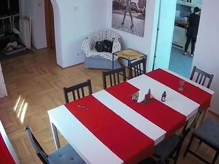 voyeurcam-julmodels-dining