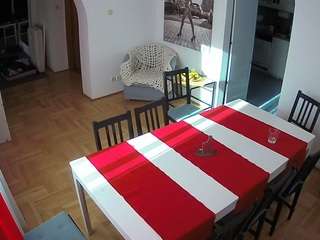 voyeurcam-julmodels-dining