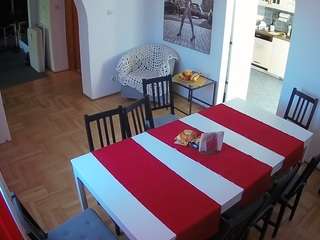 voyeurcam-julmodels-dining