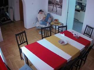 voyeurcam-julmodels-dining