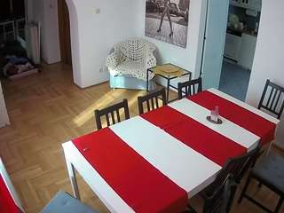 voyeurcam-julmodels-dining