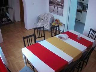 voyeurcam-julmodels-dining