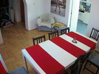 voyeurcam-julmodels-dining