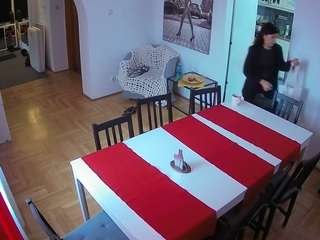voyeurcam-julmodels-dining
