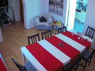 voyeurcam-julmodels-dining