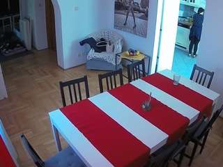voyeurcam-julmodels-dining