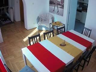 voyeurcam-julmodels-dining