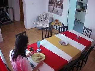 voyeurcam-julmodels-dining