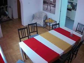 voyeurcam-julmodels-dining