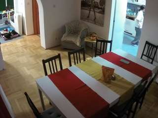 voyeurcam-julmodels-dining