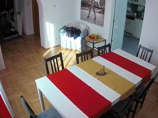 voyeurcam-julmodels-dining