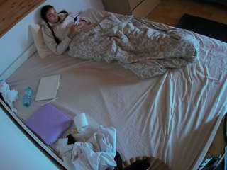 Alisson Grey Camsoda camsoda voyeurcam-julmodels-greybed-1