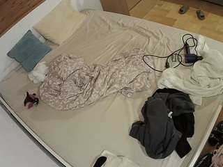 camsoda voyeurcam-julmodels-greybed-1