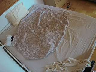 Uk Cam Models camsoda voyeurcam-julmodels-greybed-1