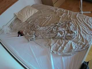 camsoda voyeurcam-julmodels-greybed-1