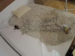 Vouyeur House camsoda voyeurcam-julmodels-greybed-1