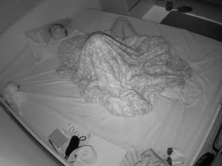 Alisson Grey Camsoda camsoda voyeurcam-julmodels-greybed-1