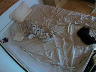 Free Live Cam Models camsoda voyeurcam-julmodels-greybed-1