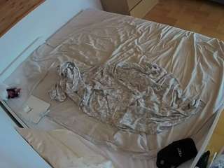 Mycams Models camsoda voyeurcam-julmodels-greybed-1