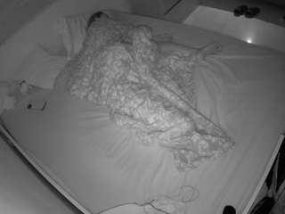 Live Cam Voyeur camsoda voyeurcam-julmodels-greybed-1