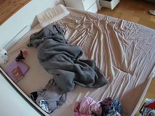 voyeurcam-julmodels-greybed-1 from CamSoda