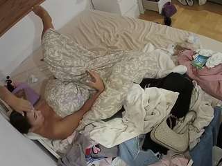 voyeurcam-julmodels-greybed-1 Thumb Image