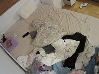 voyeurcam-julmodels-greybed-1 webcam model