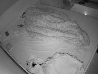 voyeurcam-julmodels-greybed-1 webcam model