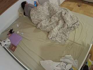 voyeurcam-julmodels-greybed-1 - Cam en Direct